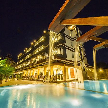 Th Beach Hotel Hua Hin Exterior photo