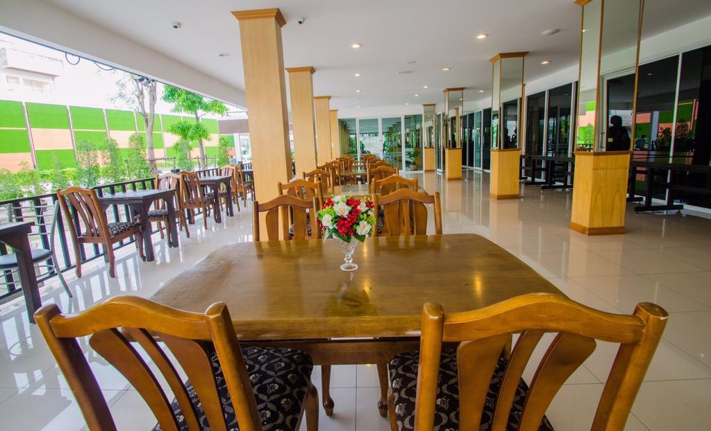 Th Beach Hotel Hua Hin Exterior photo